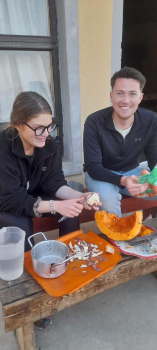 STudents cooking