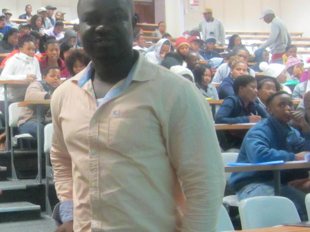 Tafadzwa Tivaringe from the Writing Centre